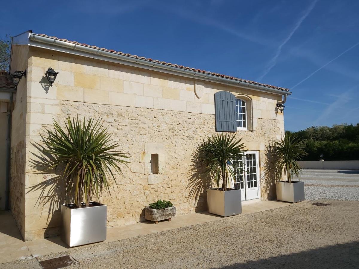 Dom Peyreton Prestige Cottages Set In A Charming Wine Property Villegouge Exterior foto